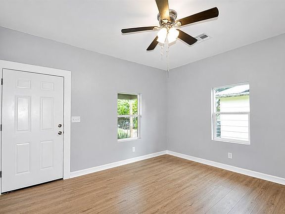 3rd image of 508 S Chapman Ave