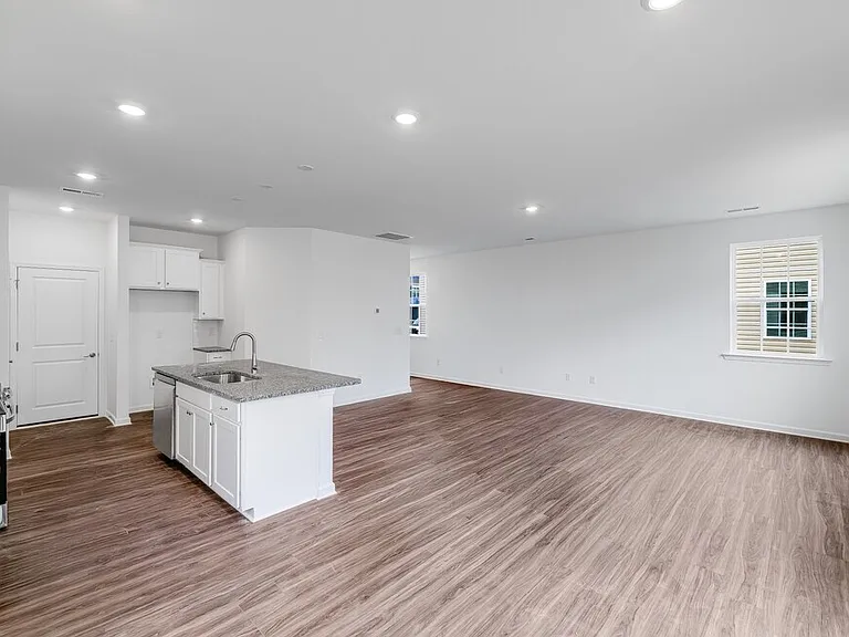 5295 Amaryllis Way — Photo 7