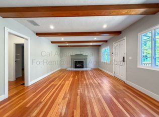 7352 Saroni Dr, Oakland, CA 94611