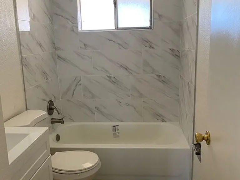 1118 Woodridge Dr — Photo 4
