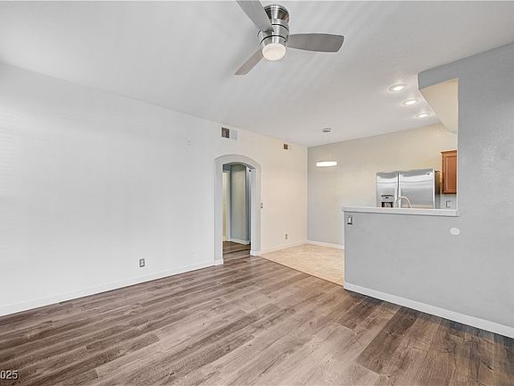 3rd image of 2201 Ramsgate Dr APT 911