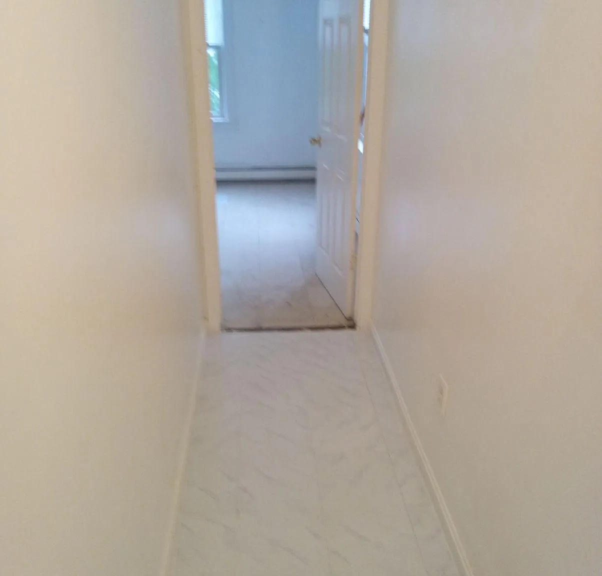 3 bed, 1200 sqft, $2,200 — Photo 4