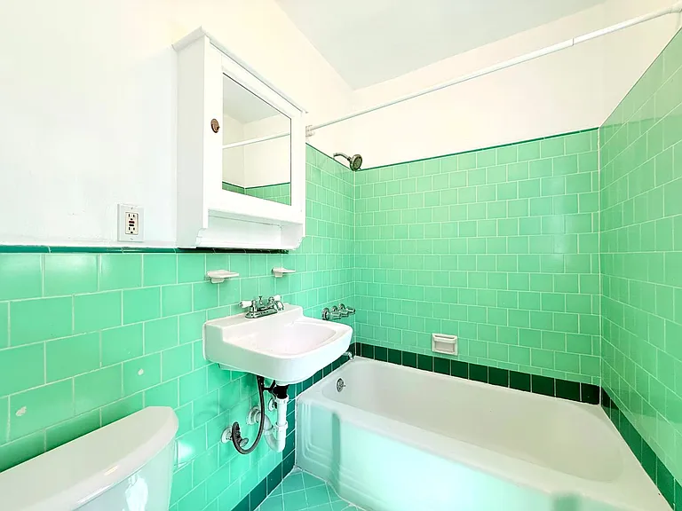637 E. Rose Avenue — Photo 11