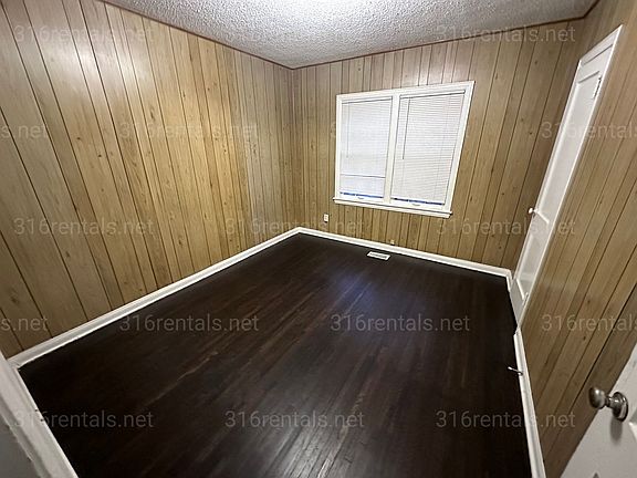 2nd image of 930-932 N Glendale St #5d57dcfeb
