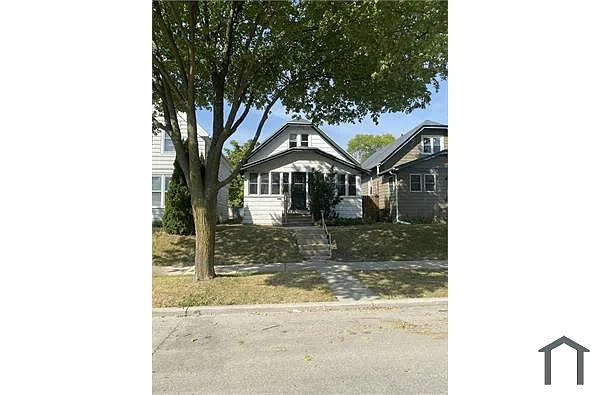 5061 N 31st St photo 1