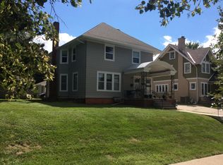 5117 Davenport St, Omaha, NE 68132