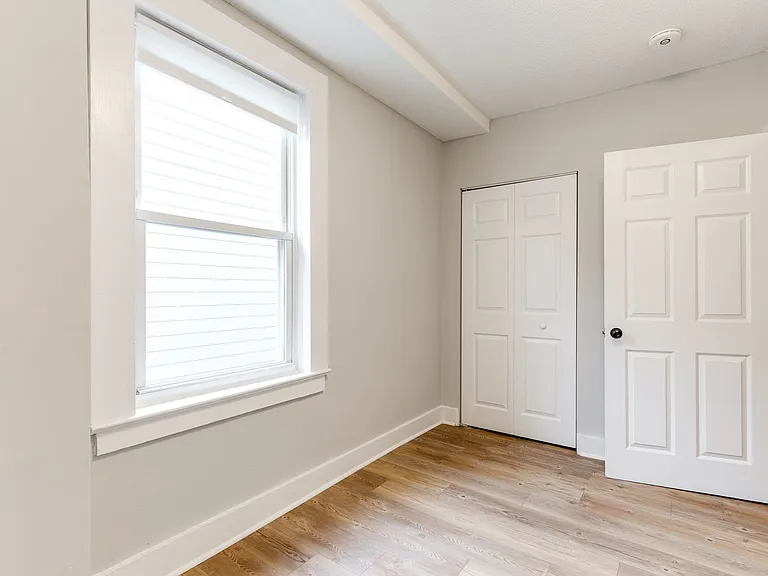 Great Renovated Two Bedroom Apt in the Heart of Church Hill — Photo 19