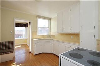 5th image of 3632 Vicente St