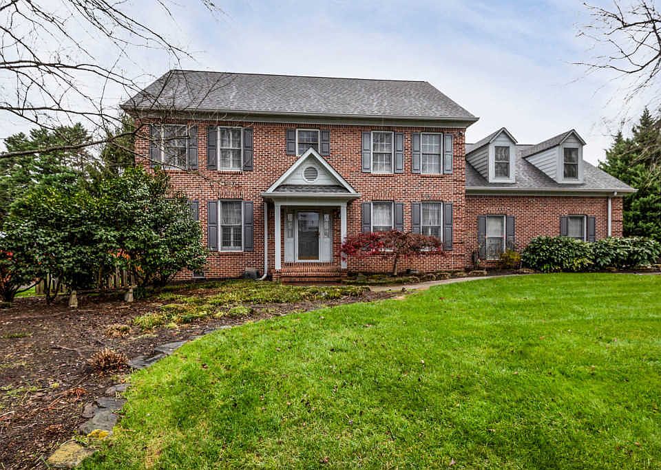 1st image of 7425 Huntland Dr