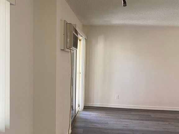 5th image of 1421 Amherst Ave #6