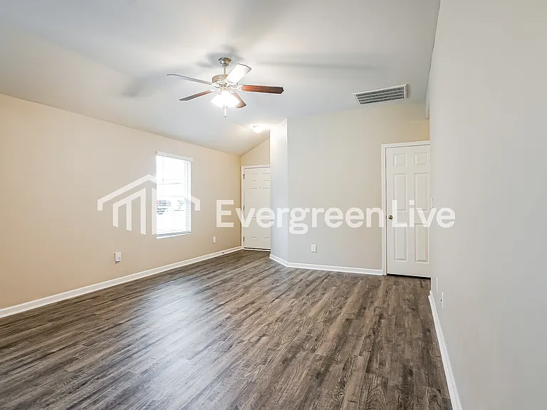 12629 Waterbury Cv — Photo 2