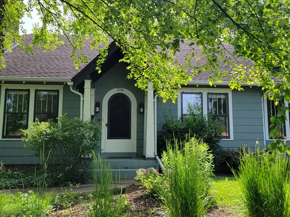 704 S New St, Champaign, IL 61820