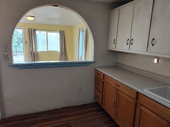 5th image of 502 Roosevelt Ave S