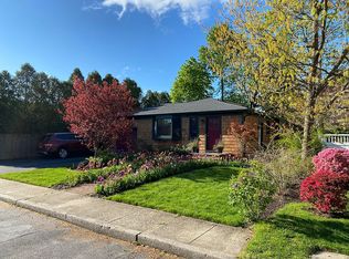 7 Tulip St, Huntington, NY 11743