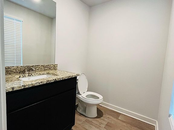 4th image of 817 Maduro Way
