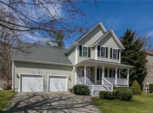 108 Ledgeland Dr, Groton, CT 06355