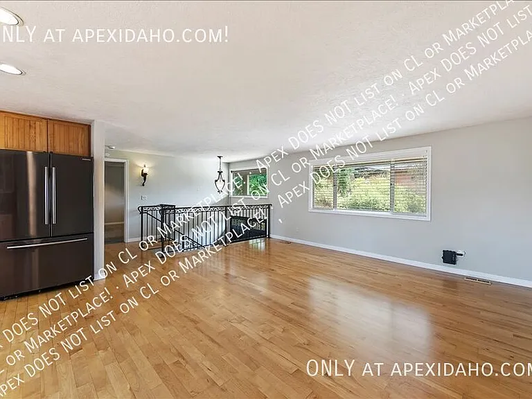 801 N Haines St — Photo 11