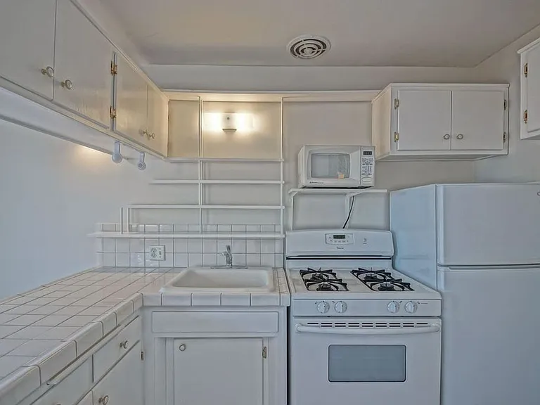 3814 Highland Ave — Photo 9