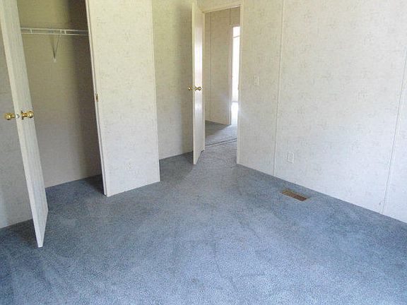 5th image of 221 Bryson Dr