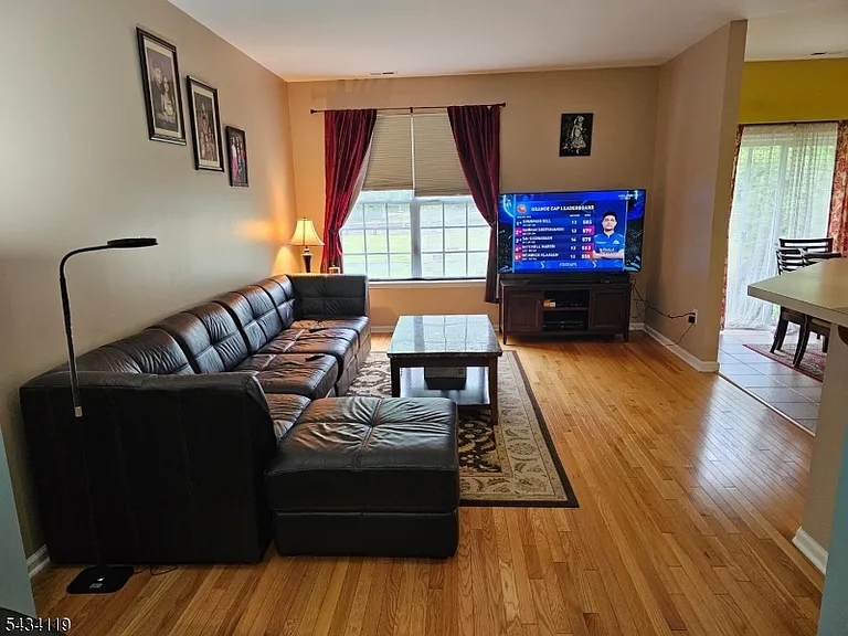 60 Jackson Ave — Photo 5