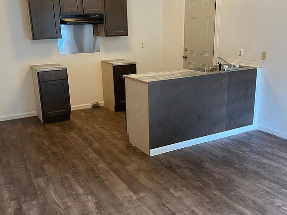 4th image of 510 C Ave #510