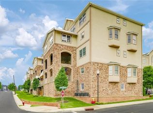 3316 Parkview Dr, Spring Valley, NY 10977