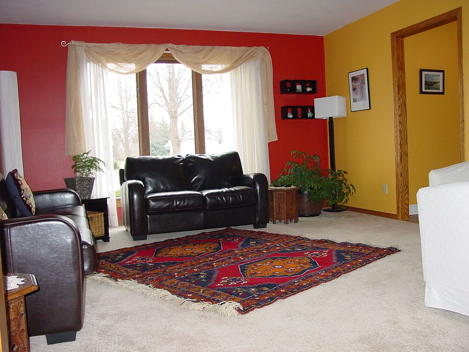 2nd image of 5 Ashley Cir