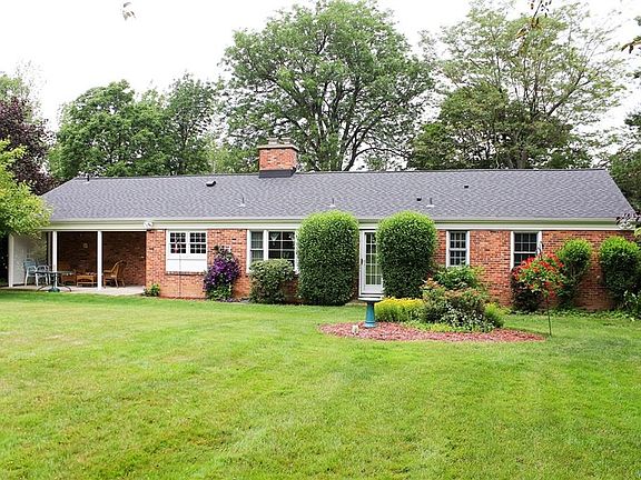 2nd image of 5051 Winding Ln