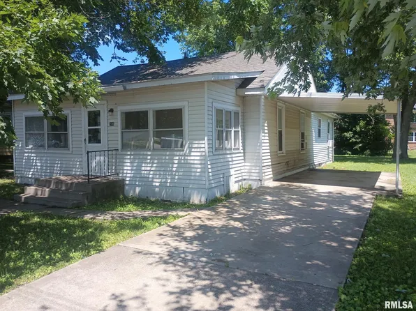 218 Henrietta St, Divernon, IL 62530