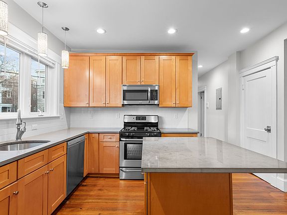 5th image of 71 Williams St #1