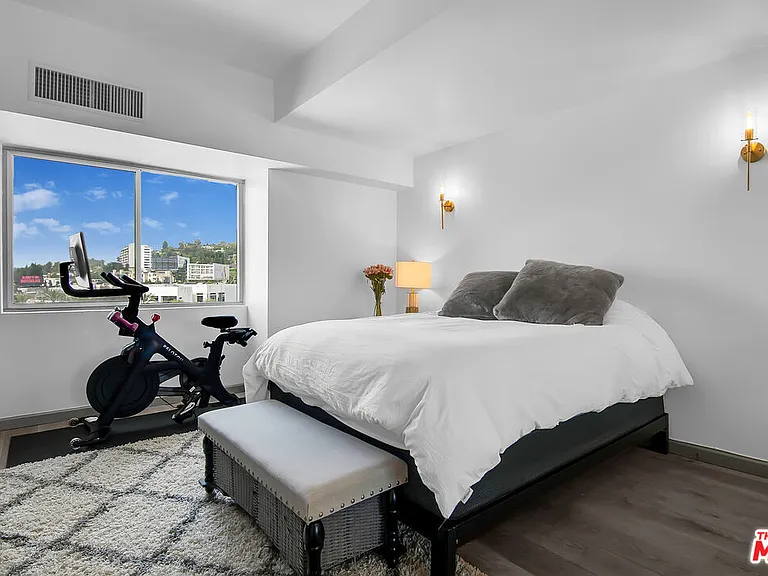 1155 N La Cienega Blvd #1103 — Photo 16