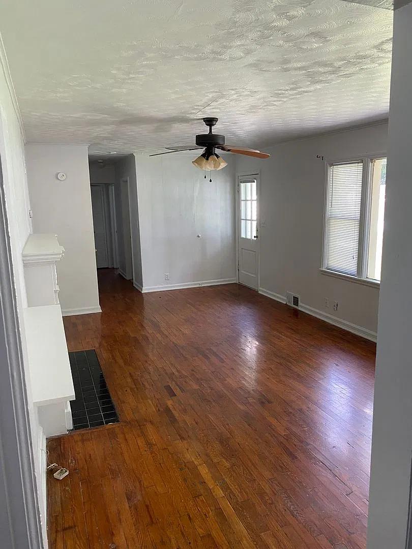 3-Bedroom House Near Phelps Grove Park! — Photo 4