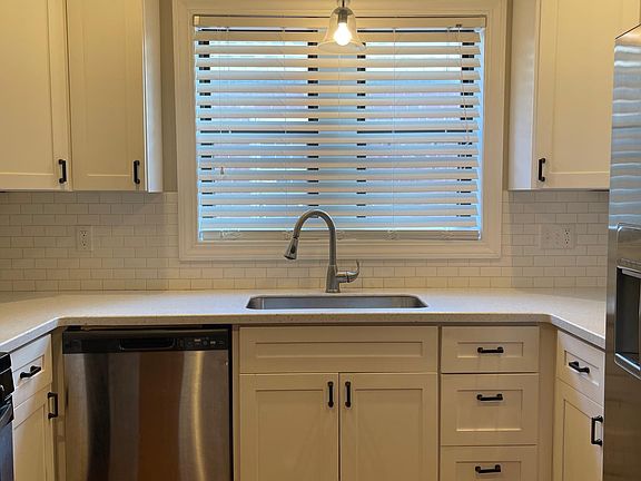 3rd image of 8104 Delmar Blvd #2