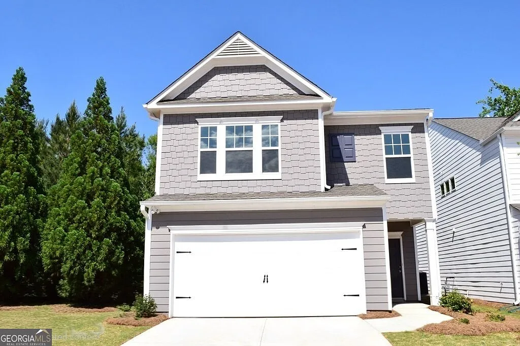 4 bed, 2.5 bath, 2210 sqft, $2,400 — Photo 1