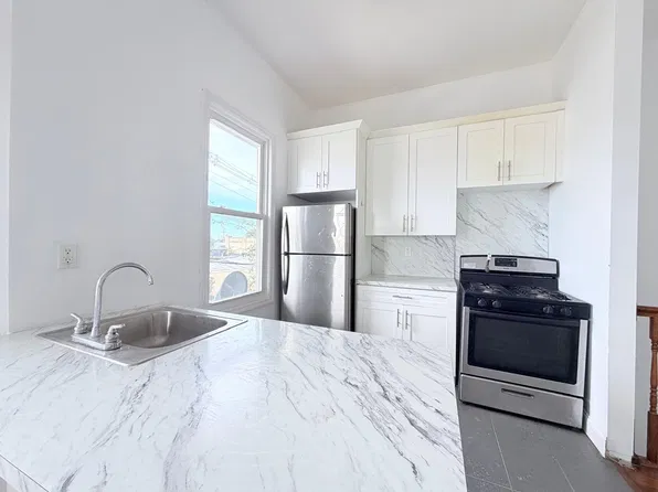48 Gates Ave #2E, Jersey City, NJ 07305