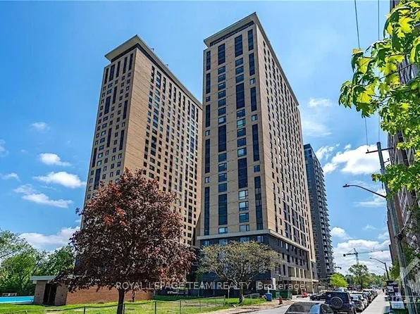 105 Champagne Ave S, Ottawa, ON