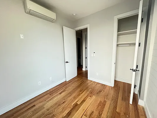 Rented by Evergreen Realty & Investments | media 8