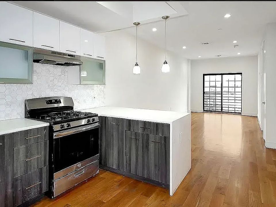 1st image of 526 Kosciuszko St #4A