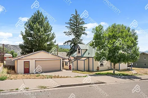 440 Whiteriver Ave Photo 1