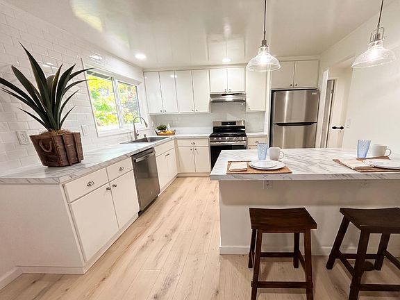 4th image of 260 Mountain Springs Dr #260