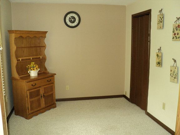 5th image of 3111 N Molleck Dr