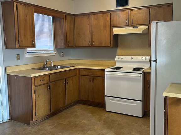 5th image of 1508-1510 N University Dr