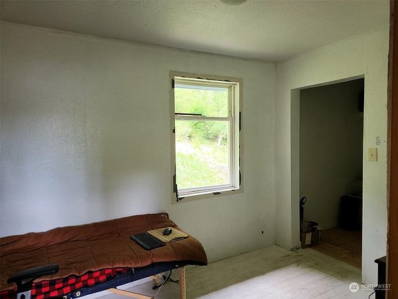 4th image of 812 N 5th Street