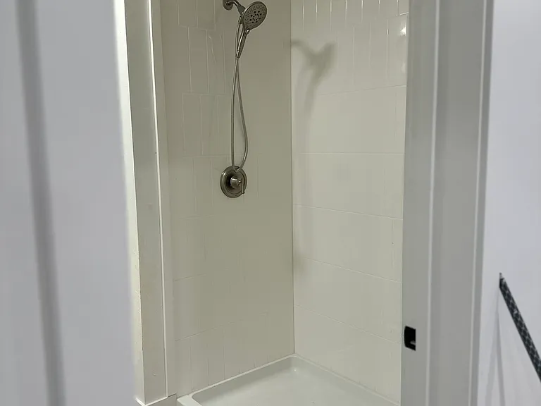 701 Clarendon Ave #B — Photo 5