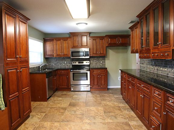 5th image of 5674 Park St