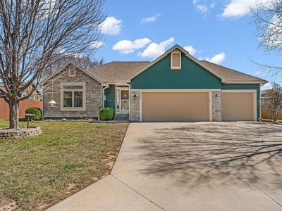 8455 Timber Ridge Dr, De Soto, KS, 66018