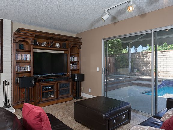 5th image of 180 N Avenida Palmera
