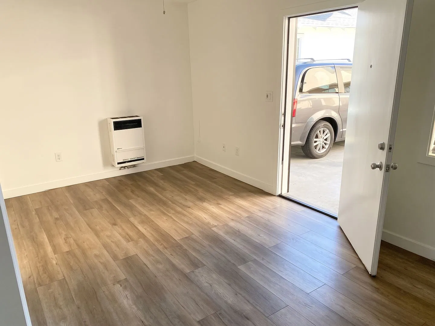 3712 Maple Ave — Photo 3