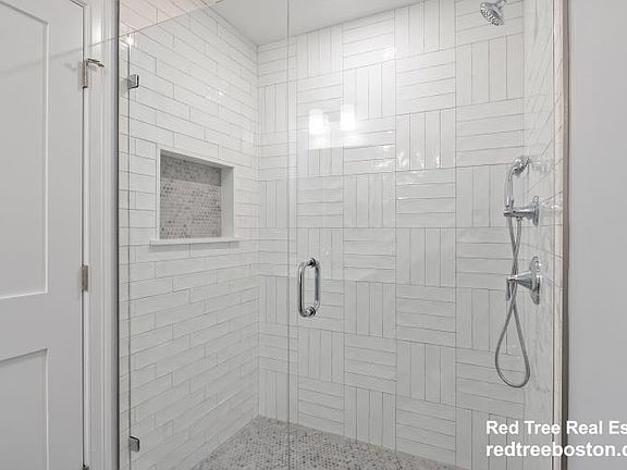 4th image of 48 Brook St