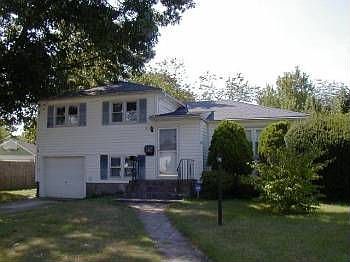 2nd image of 12 Floyd Ln